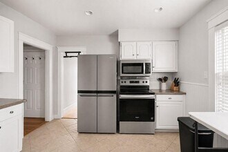 18 Sprague Ct in Portsmouth, RI - Building Photo - Building Photo