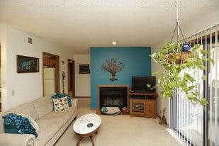 Marina Point Apartments in Wichita, KS - Building Photo