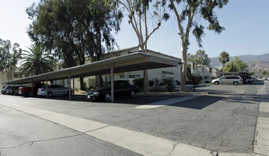 Via Del Sol Apartments in San Bernardino, CA - Foto de edificio - Building Photo