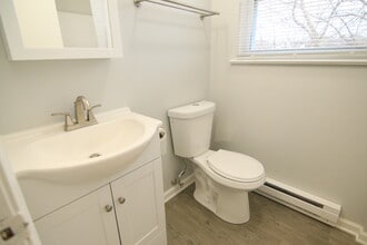 3516 Garden City Blvd SE, Unit 3514 in Roanoke, VA - Building Photo - Building Photo