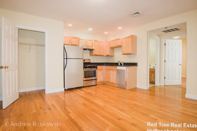 393 W Broadway, Unit 4