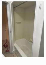 23 E Main St, Unit 2 in Port Jervis, NY - Foto de edificio - Building Photo