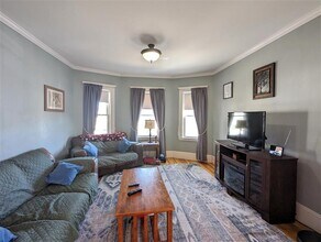 37 Julia St in Malden, MA - Building Photo - Building Photo