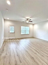 409 S Davis St in Dallas, NC - Building Photo - Building Photo
