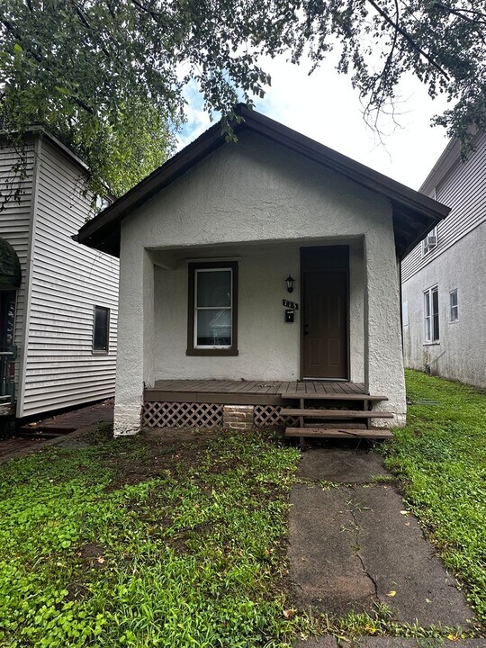 713 N 24th St in St. Joseph, MO - Building Photo