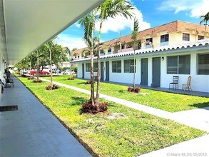 9050 NE 8th Ave-Unit -5 in Miami Shores, FL - Building Photo - Building Photo