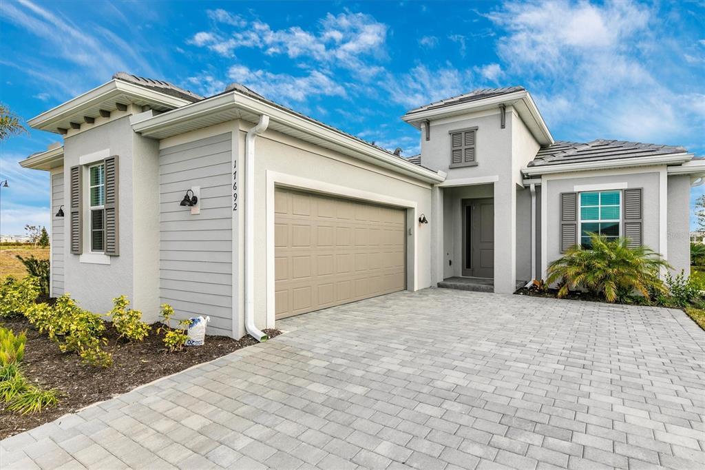 17692 Santorini Ct in Venice, FL - Building Photo