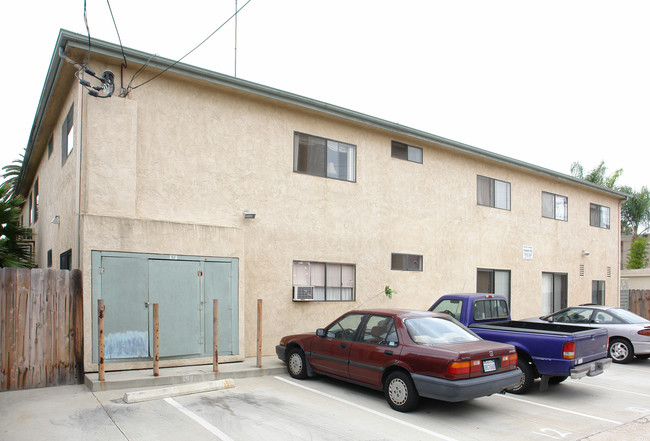 4576 Campus Ave in San Diego, CA - Foto de edificio - Building Photo