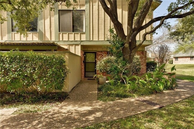 property at 900 W Village Ln