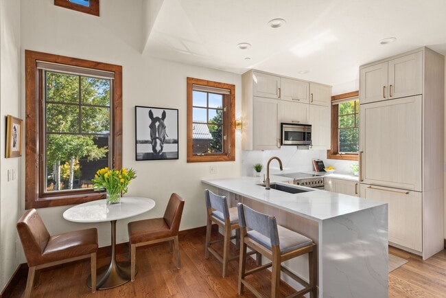 501 W Main St in Aspen, CO - Building Photo - Building Photo