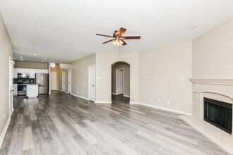 10505 Big Oak Dr in Fort Worth, TX - Building Photo - Building Photo