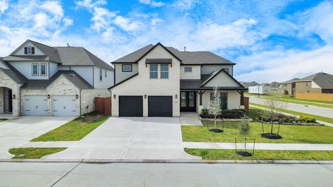 1500 Sunrise Gables Dr