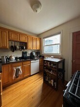 15 Magnus Ave, Unit 3 in Somerville, MA - Foto de edificio - Building Photo