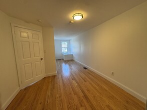 205 D St, Unit 1 in Boston, MA - Building Photo - Building Photo