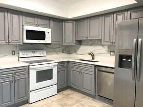 2858 N Dixie Hwy in Boca Raton, FL - Building Photo - Building Photo