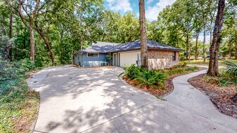 1326 NW 57th St in Gainesville, FL - Building Photo