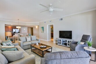 711 S Atlantic Ave in New Smyrna Beach, FL - Building Photo - Building Photo