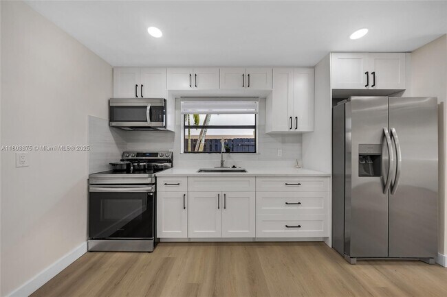 1236 NE 12th Ave in Fort Lauderdale, FL - Building Photo - Building Photo