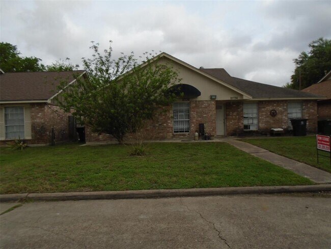 12736 Shannon Hills Dr in Houston, TX - Foto de edificio - Building Photo
