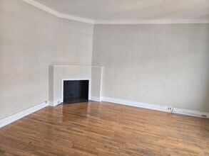 4982 Queen-Mary Ch in Montréal, QC - Building Photo - Building Photo