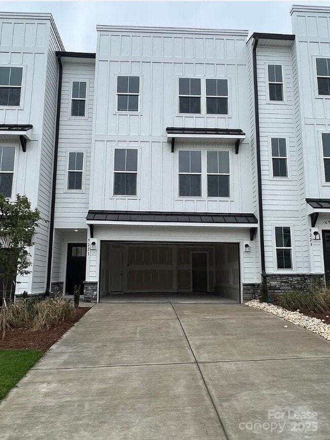 property at 9221 Walnut Hl Rd NW