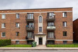 1695 Édouard-Laurin Boul in St. Laurent, QC - Building Photo - Building Photo