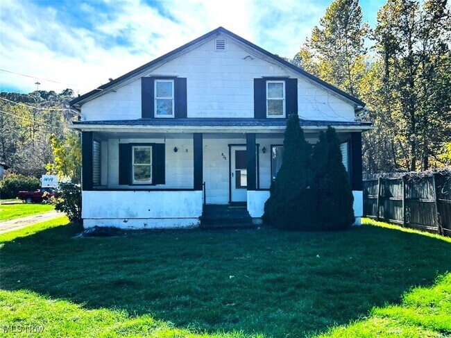 property at 828 Cove Rd