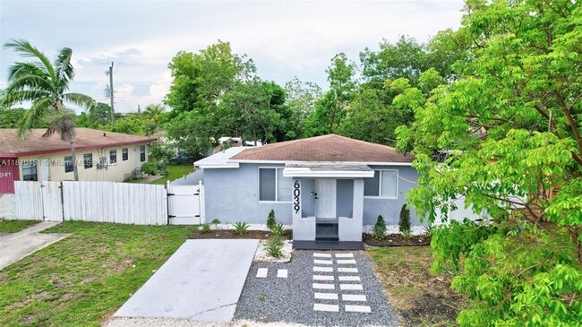 property at 6039 SW 38th St