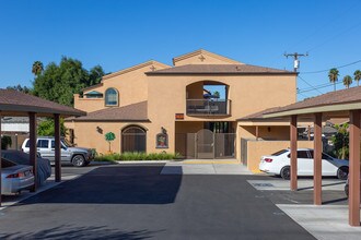 3628 Madison St in Riverside, CA - Foto de edificio - Building Photo