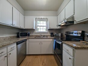 3600 Chateau Dr in Columbia, SC - Building Photo - Building Photo