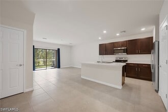 15071 Wildflower Cir in Naples, FL - Foto de edificio - Building Photo