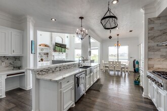 8 Cypress Point Ct in Manvel, TX - Building Photo - Building Photo