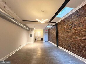 335 W Girard Ave in Philadelphia, PA - Building Photo - Building Photo