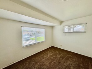 991 Granada Cir in Los Banos, CA - Building Photo - Building Photo