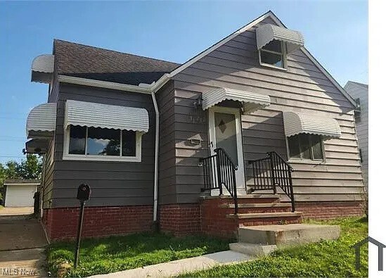 11202 Mountview Ave in Garfield Heights, OH - Building Photo