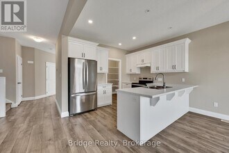 66 Cash Cres in Ingersoll, ON - Building Photo - Building Photo