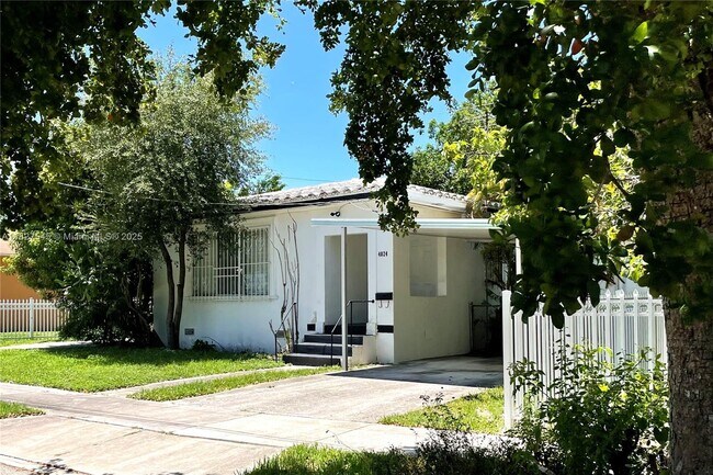 4024 NW 5th Ave in Miami, FL - Building Photo - Building Photo