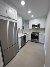 35 Park St, Unit 2 in Brookline, MA - Foto de edificio - Building Photo