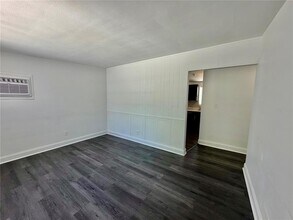 650 Newton Ave S in St. Petersburg, FL - Building Photo - Building Photo