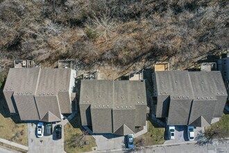 Glendale Townhomes in Independence, MO - Foto de edificio - Building Photo