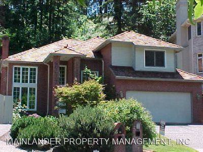 15555 Village Park Ct in Lake Oswego, OR - Building Photo