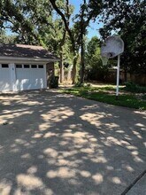 408 Carnation Ln in Hurst, TX - Foto de edificio - Building Photo