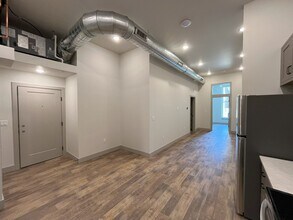 12 E Main St in Champaign, IL - Building Photo - Building Photo