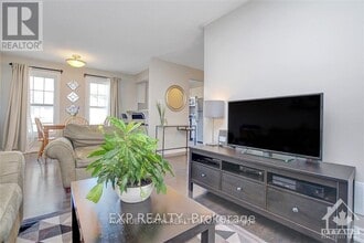 220 Cayman Rd in Ottawa, ON - Building Photo - Building Photo