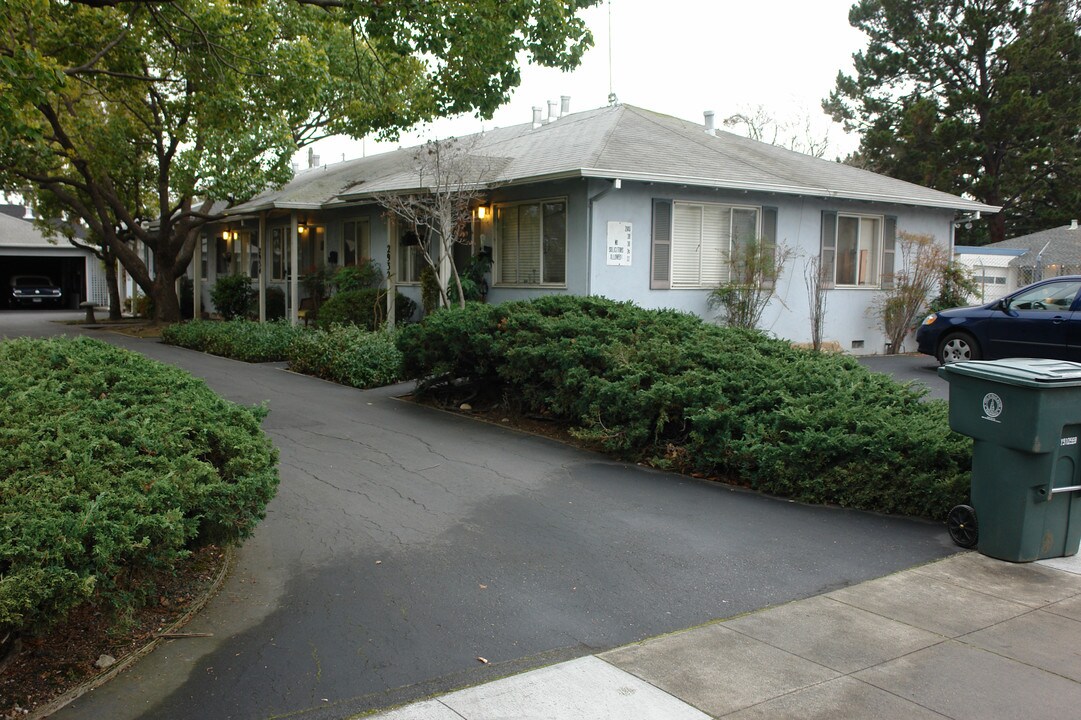 2932 Emerson St in Palo Alto, CA - Building Photo