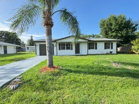 1961 Academy St NE in Palm Bay, FL - Building Photo