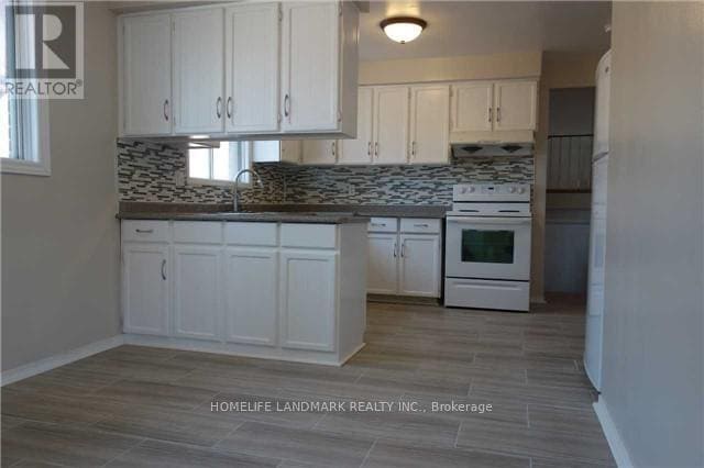 51 Navaho Dr in Toronto, ON - Building Photo - Building Photo