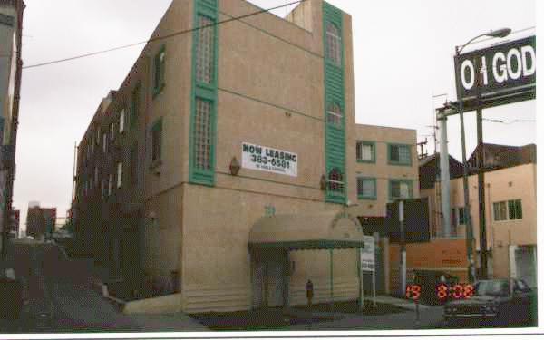 Hoover Place in Los Angeles, CA - Foto de edificio