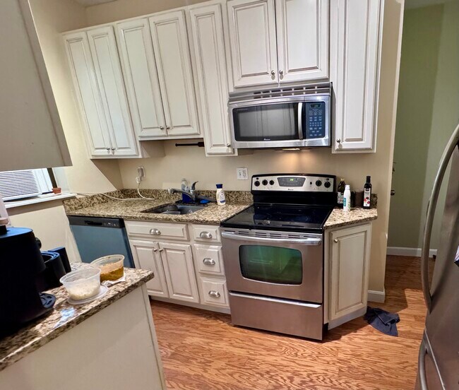 317 Summit Ave, Unit 3
