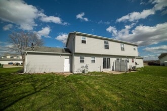 517 Steno Trail in Pulaski, WI - Building Photo - Building Photo